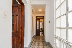 Image 17 - 918930
