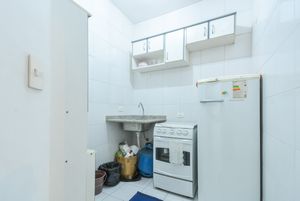 Image 30 - 918930