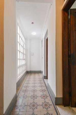 Image 32 - 918930