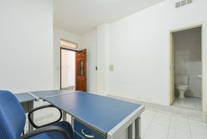 Image 33 - 918930