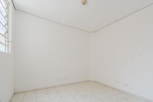 Image 37 - 918930