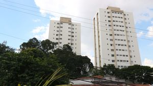 Image 10 - 918932