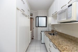 Image 14 - 918933