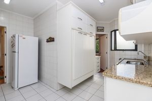 Image 15 - 918933