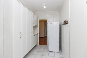 Image 16 - 918933