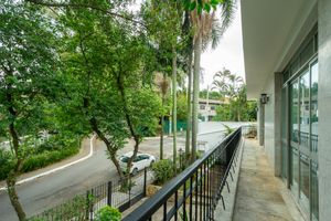 Image 7 - 918936