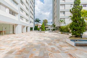 Image 11 - 918937