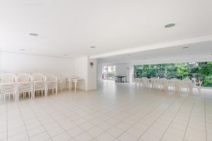 Image 40 - 918937