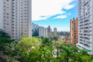 Image 9 - 918938