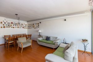 Image 4 - 918940
