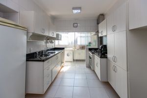 Image 13 - 918940