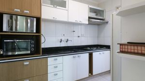 Image 7 - 918949