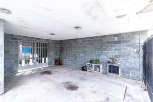 Image 5 - 918952