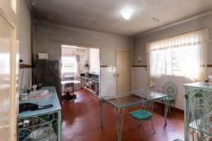 Image 23 - 918952