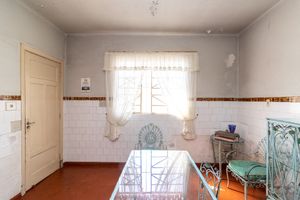 Image 21 - 918952