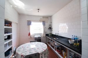 Image 19 - 918952