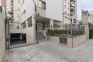 Image 10 - 918956