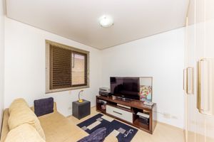 Image 18 - 918957