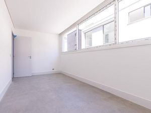 Image 13 - 918971