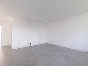 Image 15 - 918971