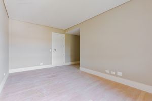 Image 15 - 918972