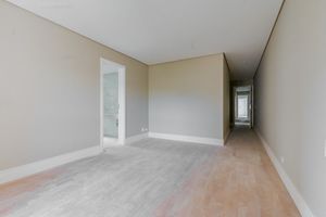 Image 18 - 918972