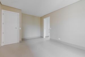 Image 32 - 918972