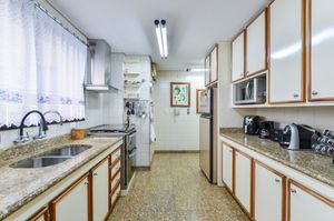 Image 14 - 918974