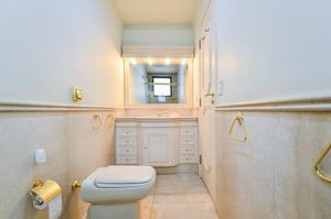 Image 19 - 918974