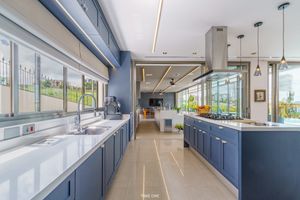 Image 6 - 918976