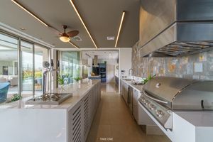 Image 15 - 918976