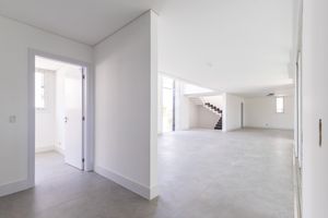 Image 13 - 918980