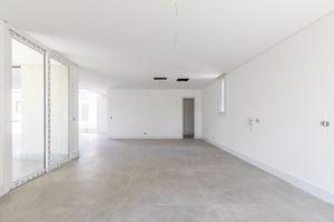 Image 14 - 918980