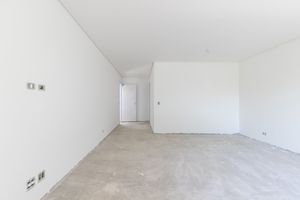 Image 22 - 918980