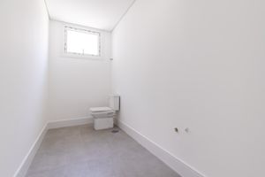 Image 31 - 918980