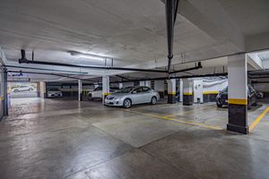 Image 65 - 918982
