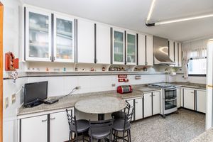 Image 17 - 918983
