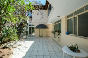 Image 25 - 918985