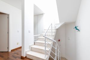 Image 18 - 918989