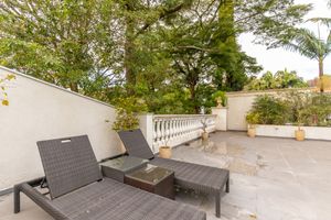 Image 33 - 918989