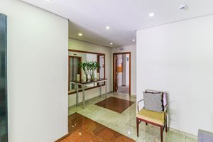 Image 32 - 918994
