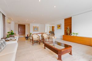 Image 3 - 918995