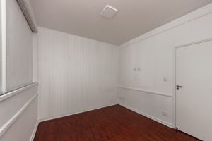 Image 16 - 918998