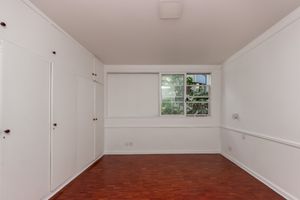 Image 18 - 918998