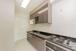 Image 19 - 919022