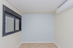Image 32 - 919022