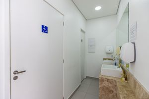 Image 5 - 919034