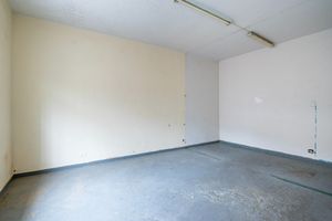 Image 20 - 919049