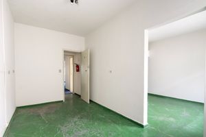 Image 35 - 919049