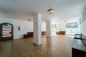 Image 25 - 919053